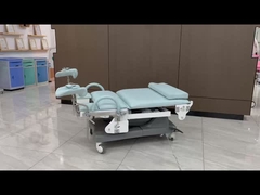 Cama de parto en el hospital