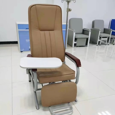 Pesque libremente el material marrón ajustable de la PU con caña de la silla de la infusión del hospital