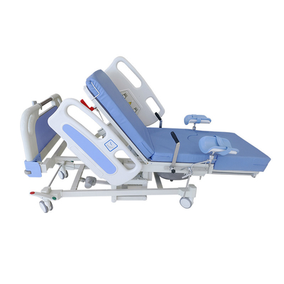 Cama de maternidad especial para ginecología y la obstetricia en hospital azul