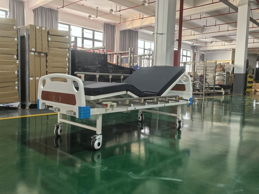 Cama de hospital manual de dos funciones con marco de acero laminado en frío