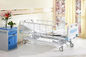 Tres camas médicas del hospital manual de las funciones