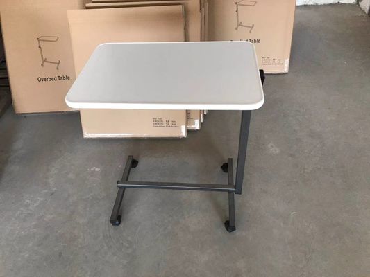Tabla blanca de la cama de Tray Table With Wheels Over de la cama de hospital de los pacientes