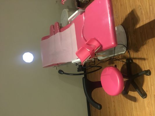 Cama obstétrica del tableDelivery de Gynaec del rosa del hospital de la tabla eléctrica del examen con la lámpara