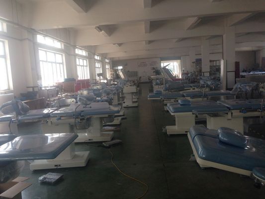 Cama ginecológica de la natalidad de trabajo de la cama de la entrega obstétrica del examen