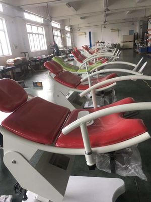 Cama eléctrica de la entrega de la tabla de la cama ginecológica ajustable obstétrica del examen
