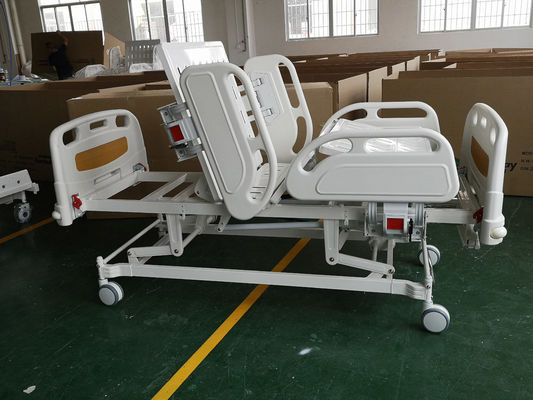 Cama de hospital manual de la cama paciente inestable tres con los echadores de fijación centrales lujosos