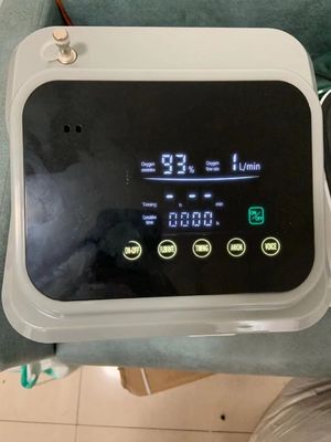 Máquina del oxígeno del concentrador 1L 7L el 93% del oxígeno del hogar para el hogar