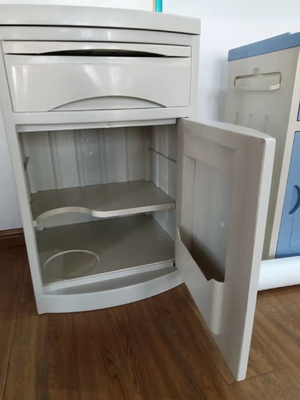 Gabinete ajustable de la mesita de noche de la mesita de noche médica del ABS blanco
