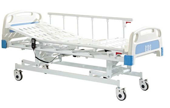 Hospital manual del eje de balancín doble del metal cama blanco y azul