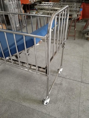 Cama de hospital infantil material de acero inoxidable médica