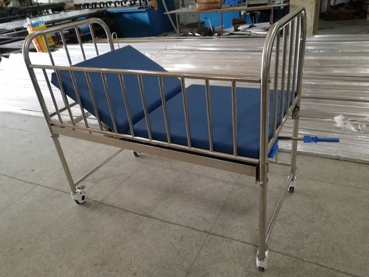 Cama de hospital infantil material de acero inoxidable médica