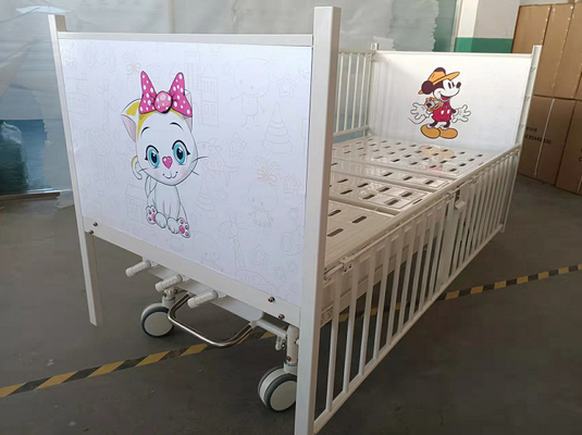 Pesebre blanco del bebé del hospital con el OEM de las imágenes de la historieta disponible