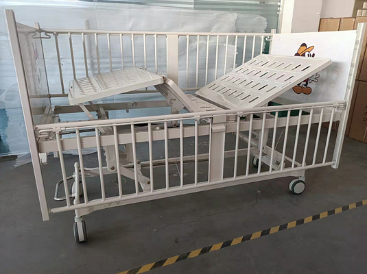 Pesebre blanco del bebé del hospital con el OEM de las imágenes de la historieta disponible